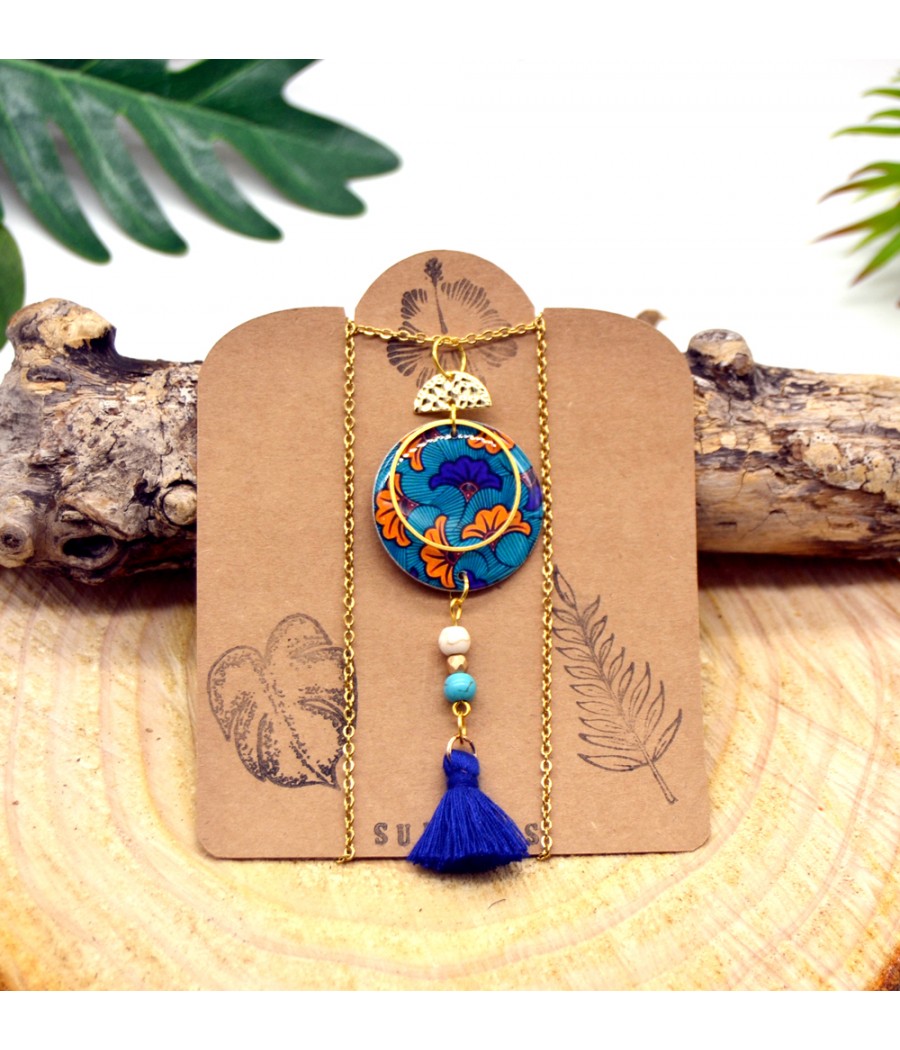 Collier sautoir en bois résine : motif wax fleurs orange bleu doré