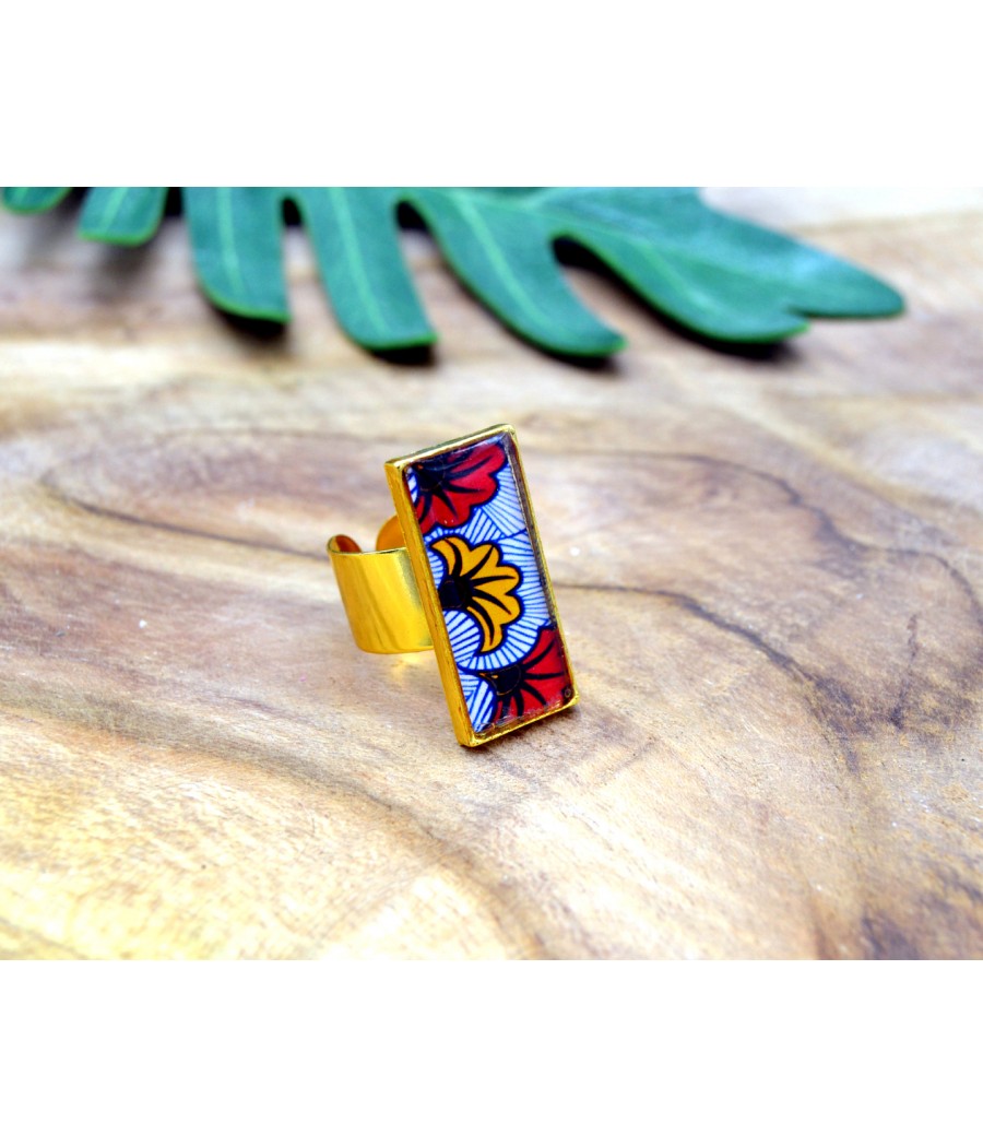 Bague résine rectangle doré avec motifs wax fleur rouge/jaune - Réglable