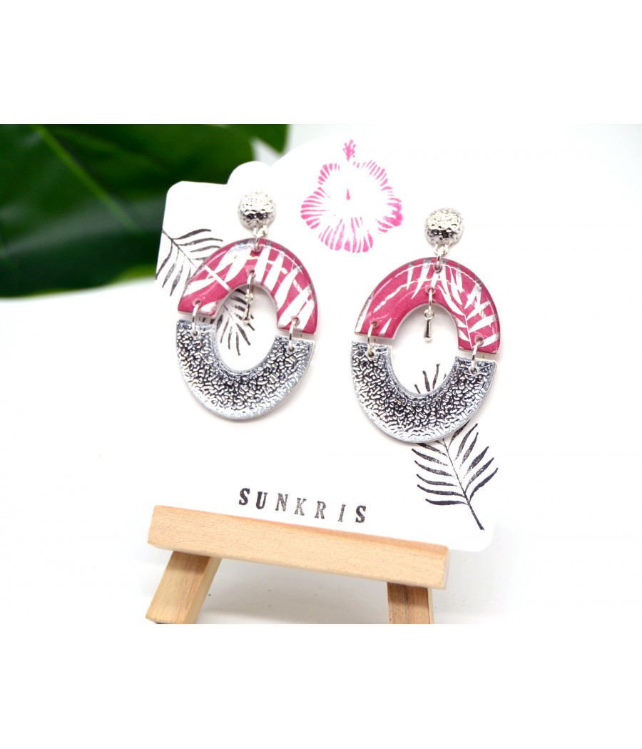 Boucles d'oreilles élégantes avec des motifs tropicaux