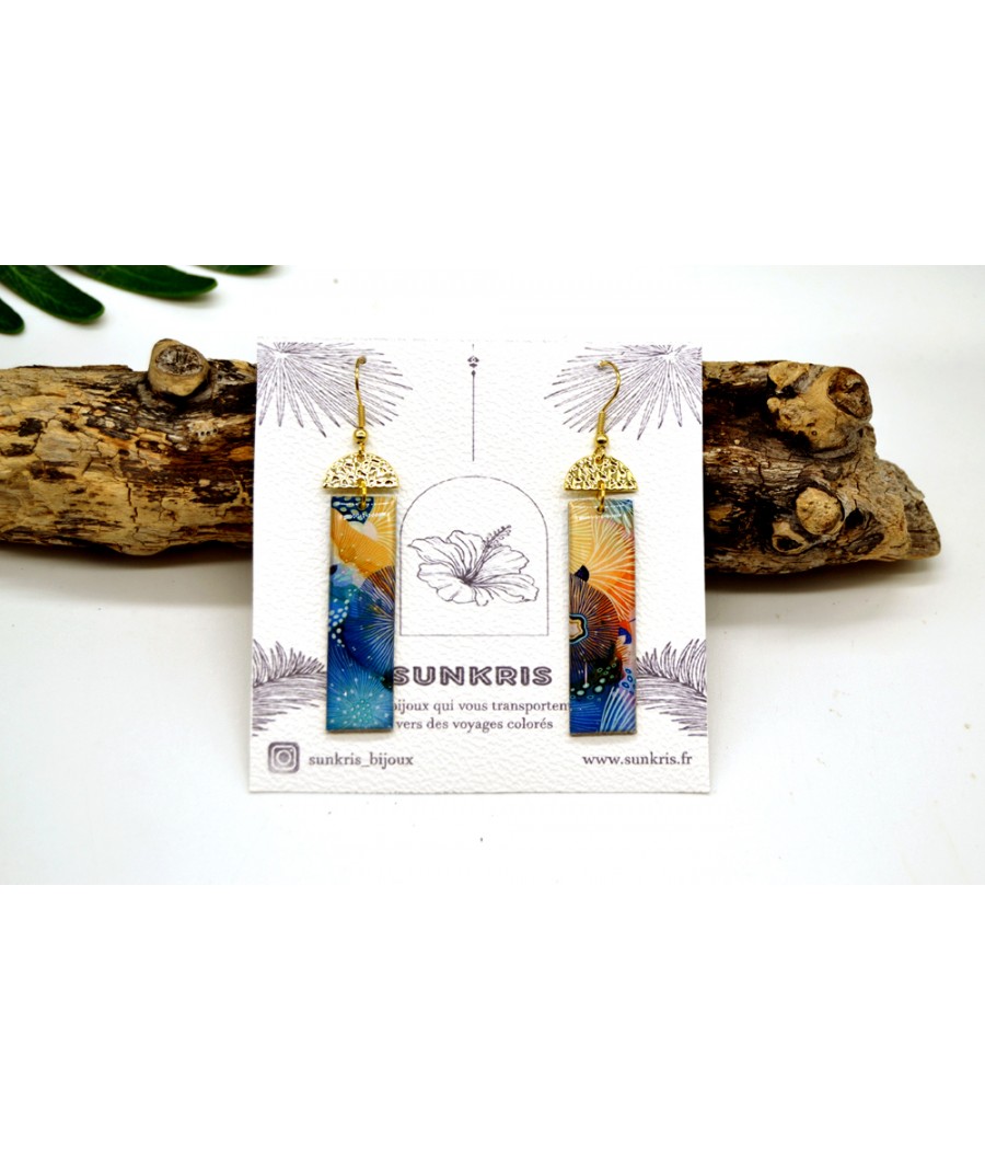 Originalité florale : Boucles d'oreilles rectangulaires bois et résine, ornées de magnifiques fleurs d'aquarelle