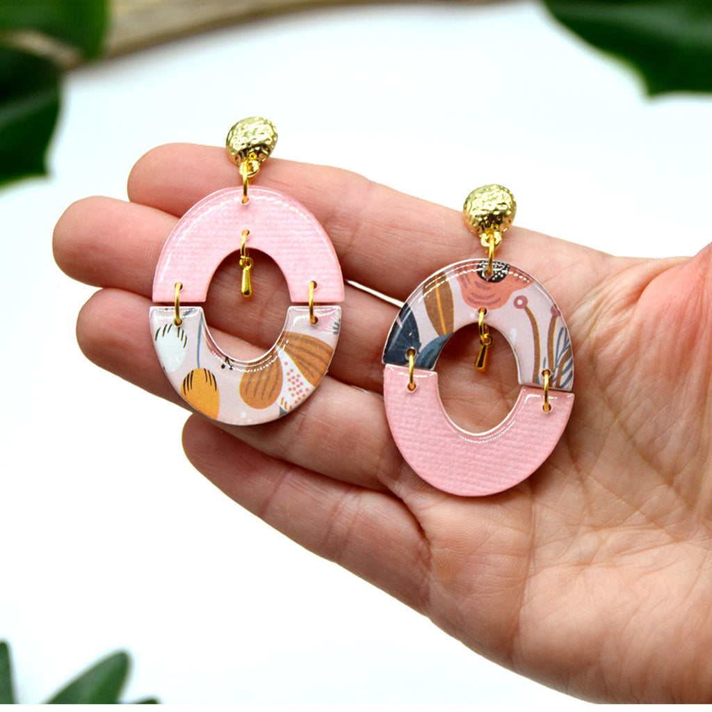 Boucles d'oreilles asymétriques roses