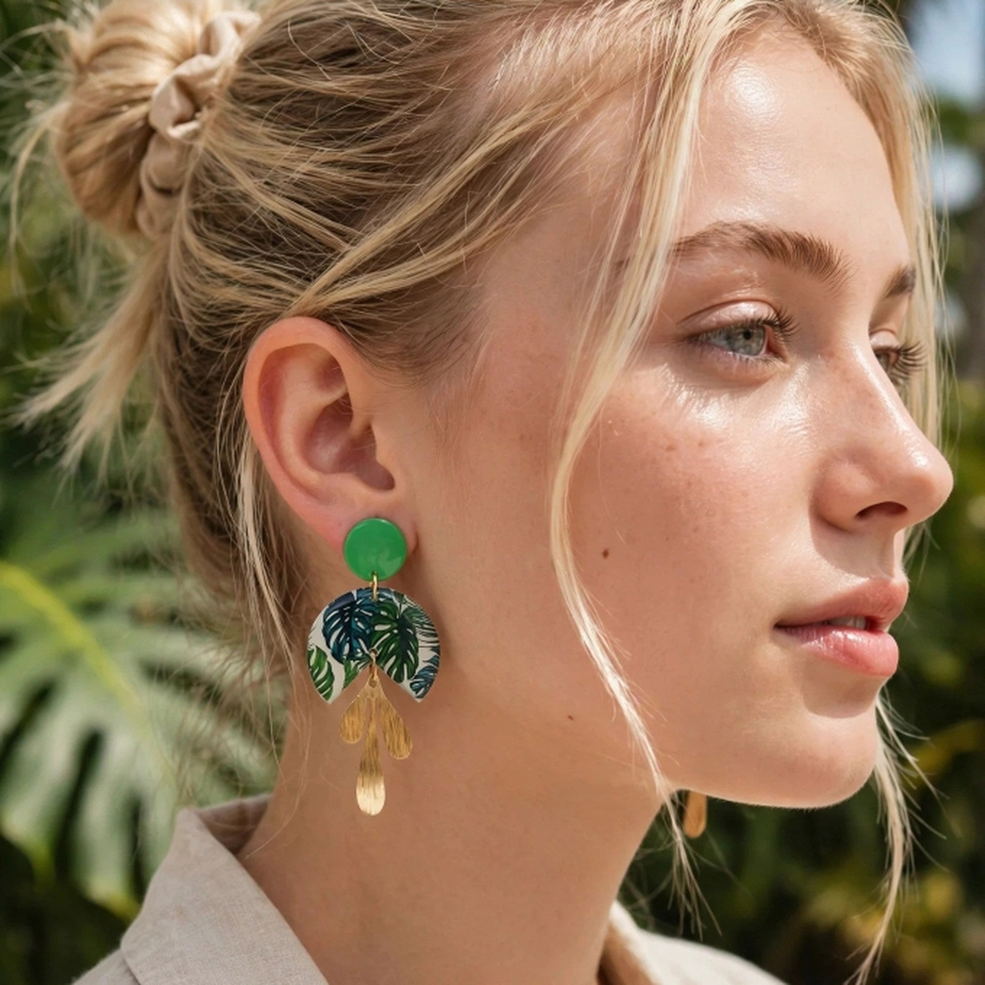 Boucles d'oreilles camembert monstera doré
