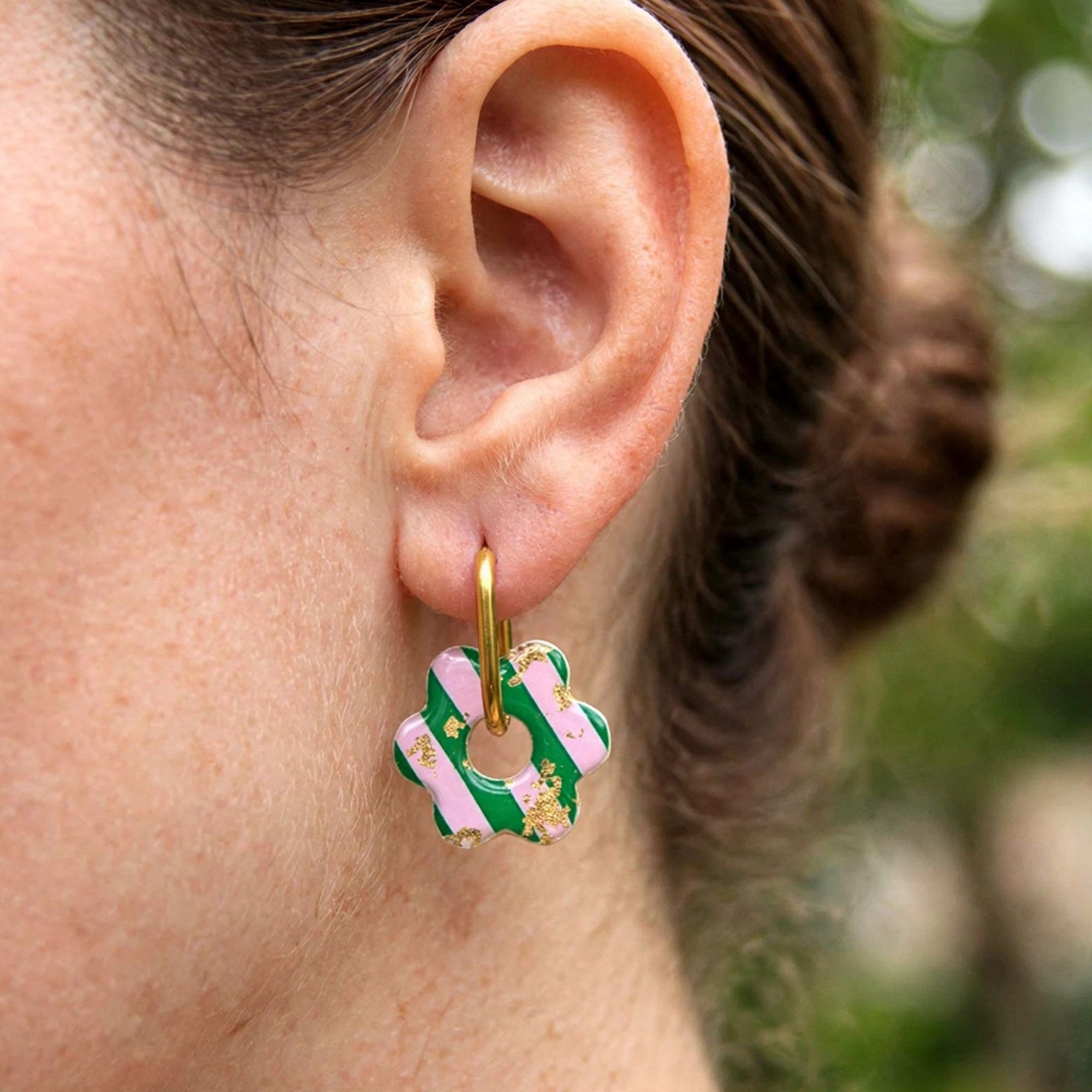 Boucles d'oreilles fleur rayée vert et rose