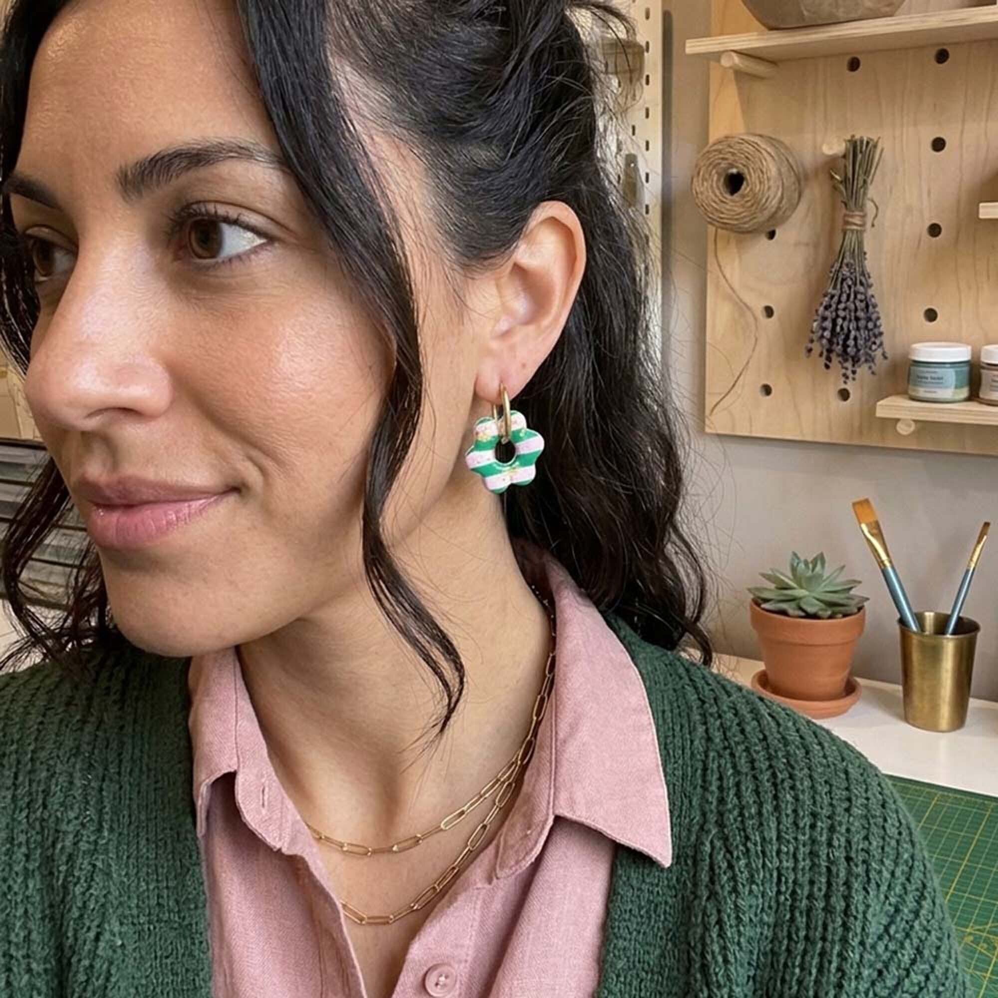 Boucles d'oreilles fleur rayée vert et rose