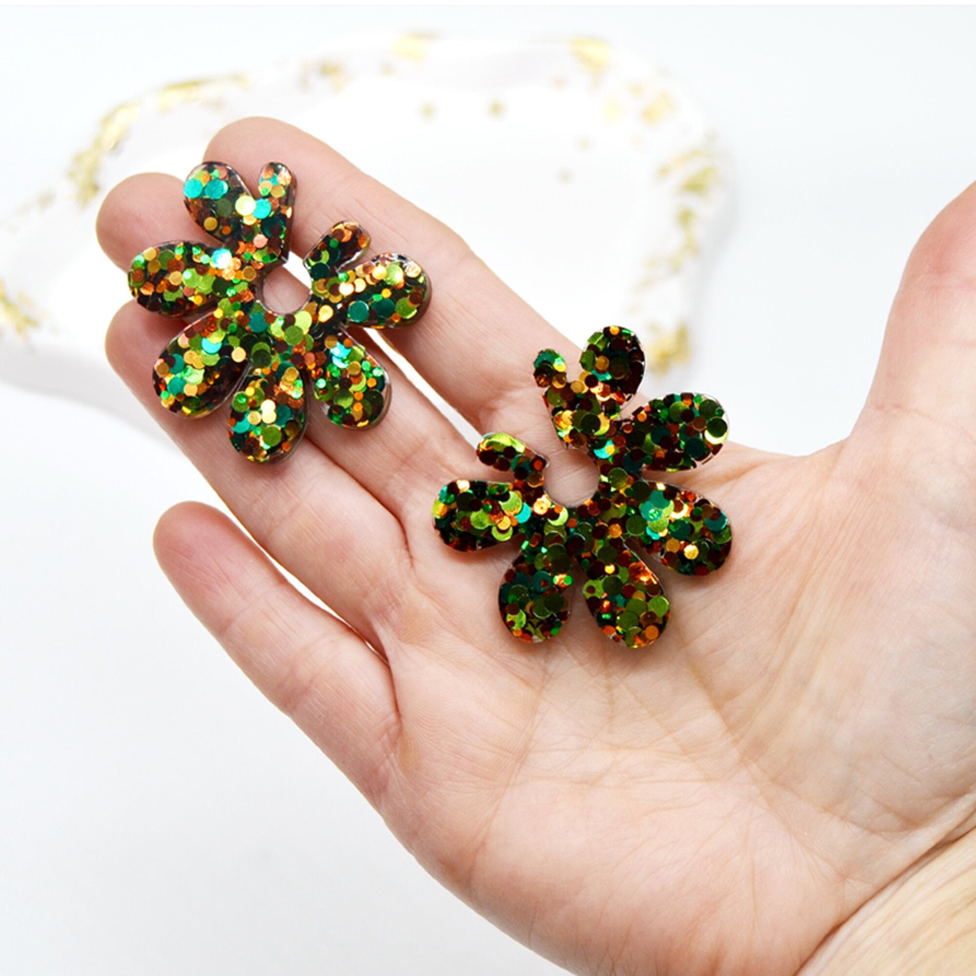 Boucles d'oreilles Marguerite pailletée verte