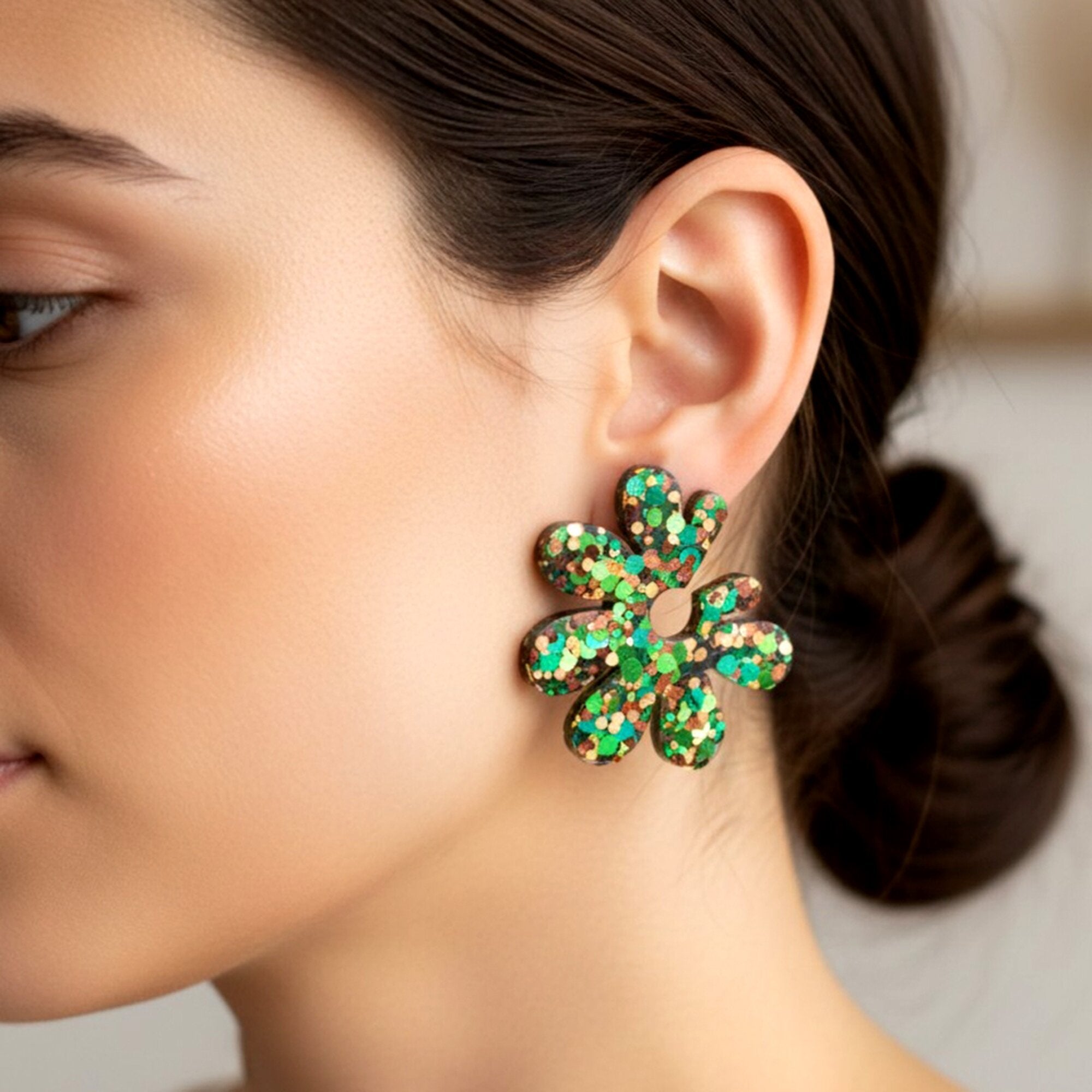 Boucles d'oreilles Marguerite pailletée verte
