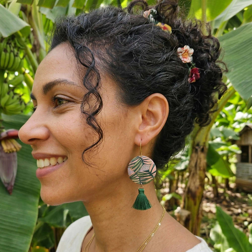 Boucles d'oreilles pompon tropical en lin
