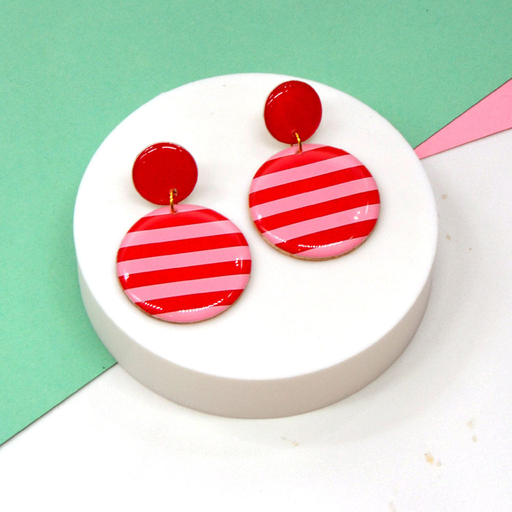 Boucles d'oreilles rondes rayées rouge et rose