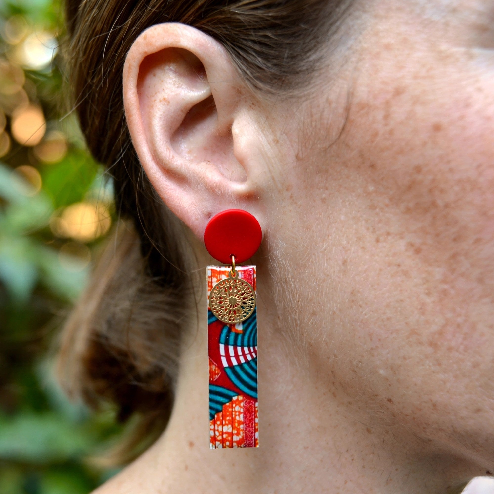 Boucles d'oreilles wax rouge rectangulaires