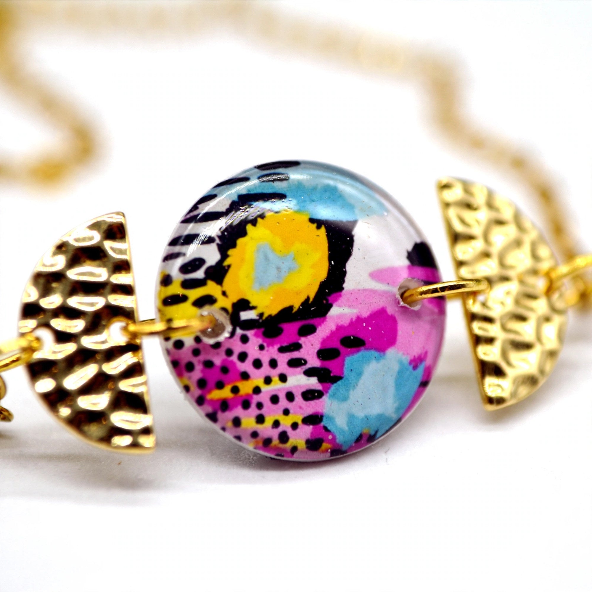 Bracelet abstrait cabochon coloré