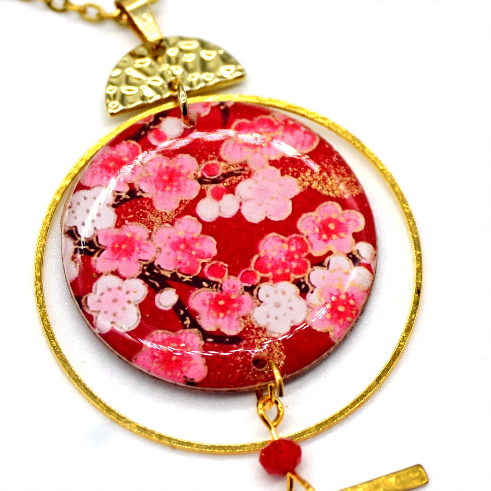 Collier sakura bois et résine