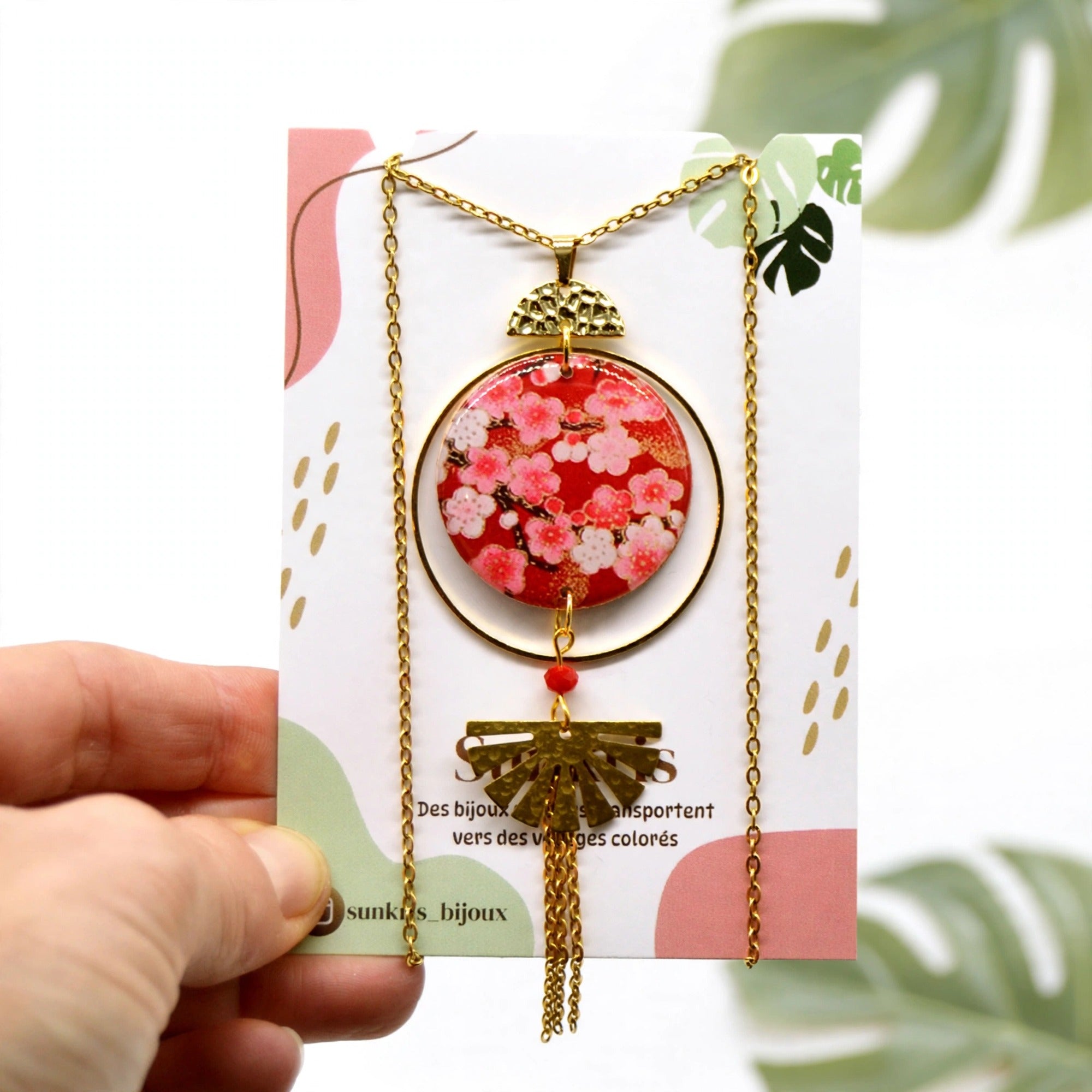 Collier sakura bois et résine