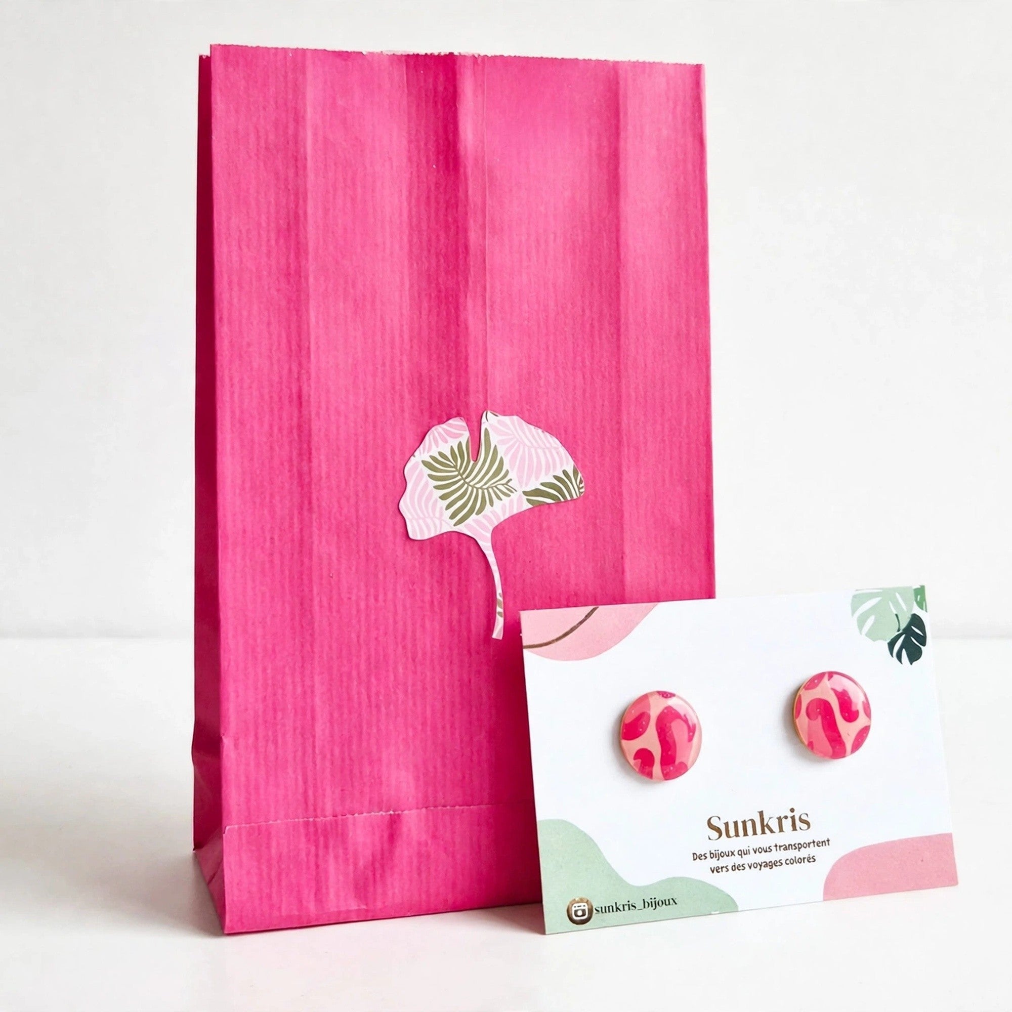 Puces d'oreilles rondes rose et rouge